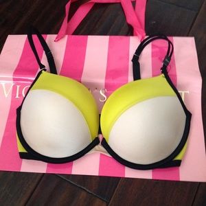 NEW Victoria's Secret Very Sexy Push-Up Bra 32DD
